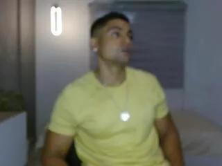 eross_king from Flirt4Free is Freechat