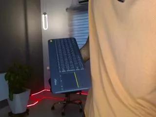 eross_king from Flirt4Free is Freechat