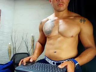 george_lewis from Flirt4Free is Freechat