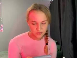 hilda_haddaway from Flirt4Free is Freechat
