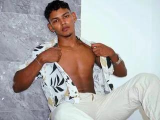 Hugo_cano from Flirt4Free