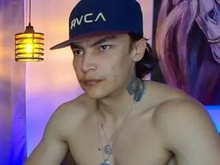 joe_jonass from Flirt4Free is Freechat
