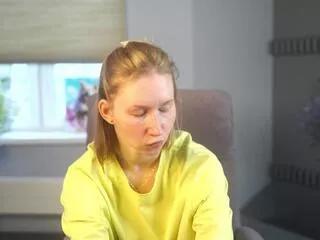 larraine_aparicio from Flirt4Free is Freechat