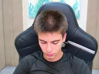 leonard_cross from Flirt4Free is Freechat