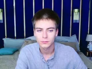 leonard_cross from Flirt4Free is Freechat