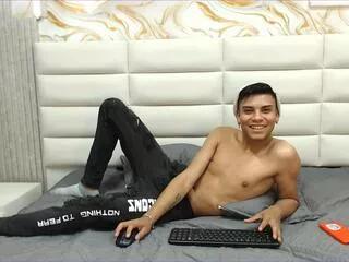 leonard_lopez from Flirt4Free is Freechat