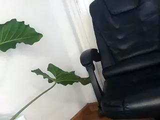 louise_king from Flirt4Free is Freechat