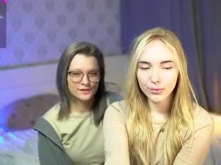 mae_beddingfield_sara_mauri from Flirt4Free is Freechat