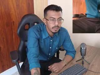 master_maxx from Flirt4Free is Freechat