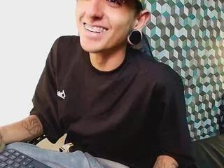 matthew_dixon from Flirt4Free is Freechat