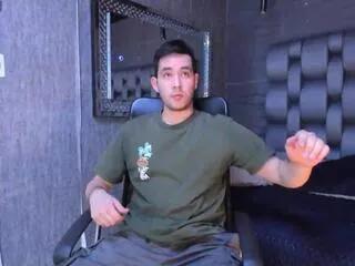 matti_de_luca from Flirt4Free is Freechat