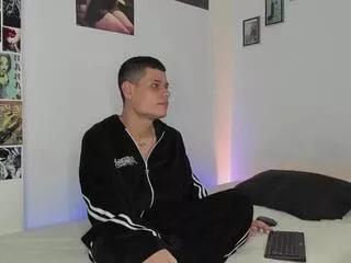 michael_corleonee from Flirt4Free is Freechat
