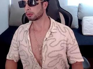 miguel_santoz from Flirt4Free is Freechat