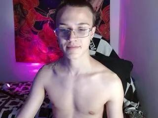 Oliveer_park from Flirt4Free