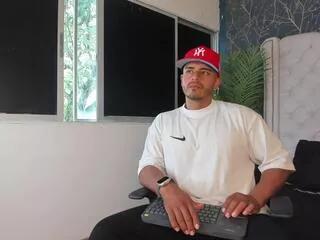 samuel_connor from Flirt4Free is Freechat
