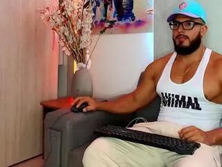 Titan_max from Flirt4Free