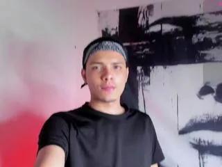 valentino_t from Flirt4Free is Freechat
