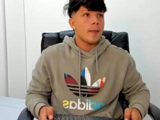 williams_launther from Flirt4Free