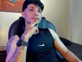 williams_launther from Flirt4Free is Freechat