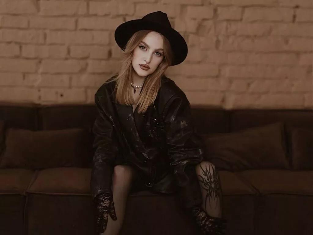 AdelMoons from LiveJasmin is Freechat
