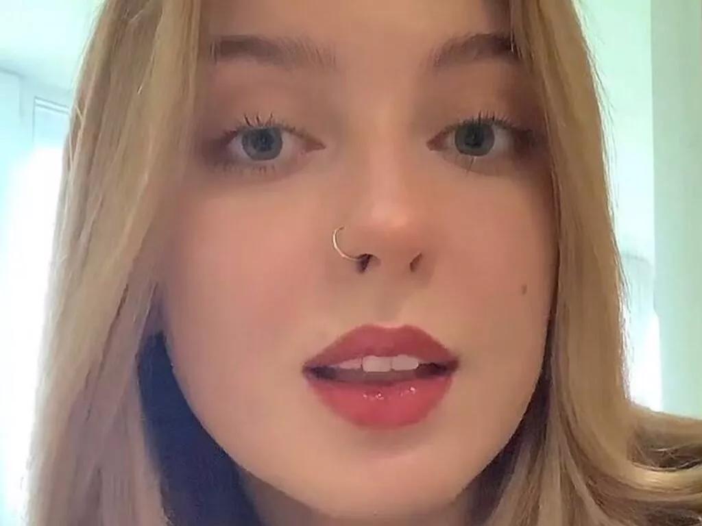 AlbertaGodsil from LiveJasmin is Freechat