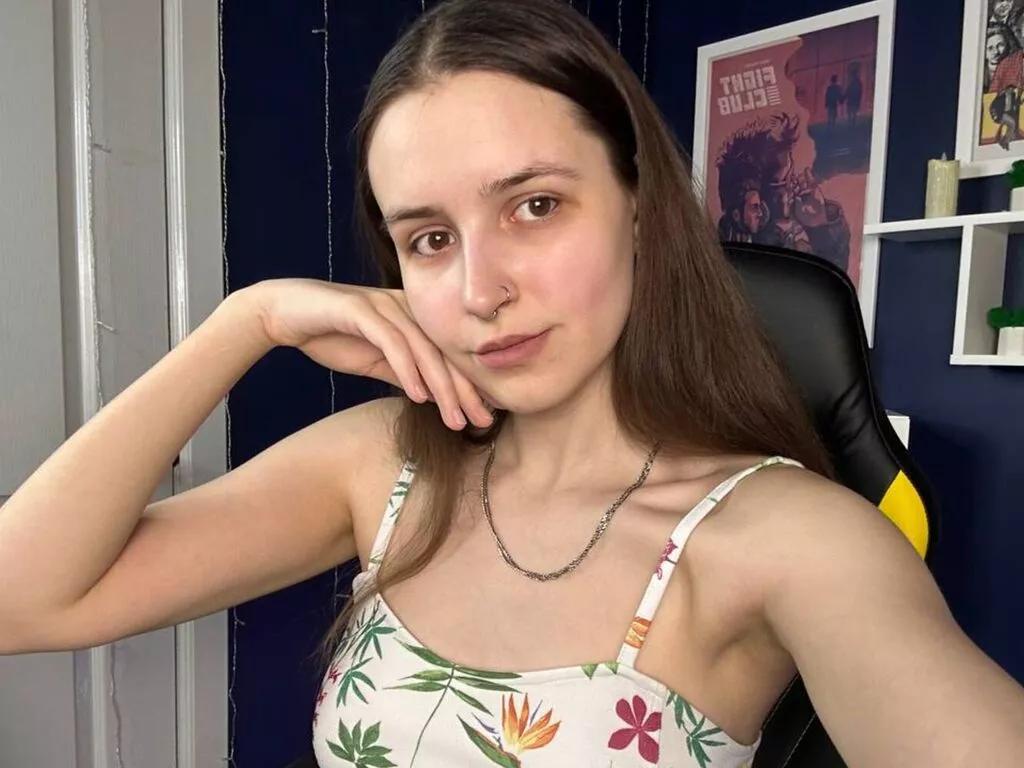 AliceDallis from LiveJasmin is Freechat