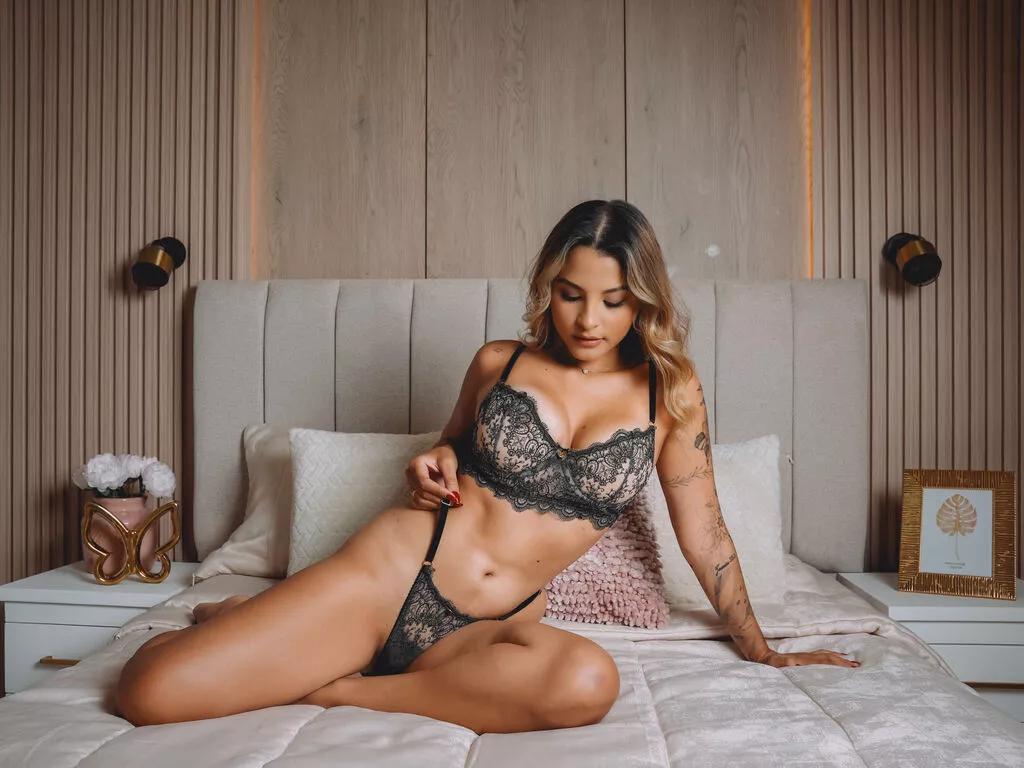 AlinaBass from LiveJasmin is Freechat