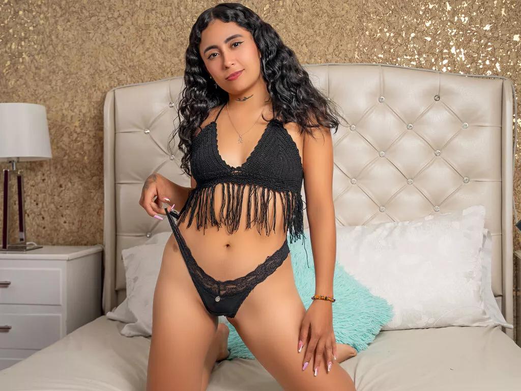 AriVelandia from LiveJasmin is Freechat