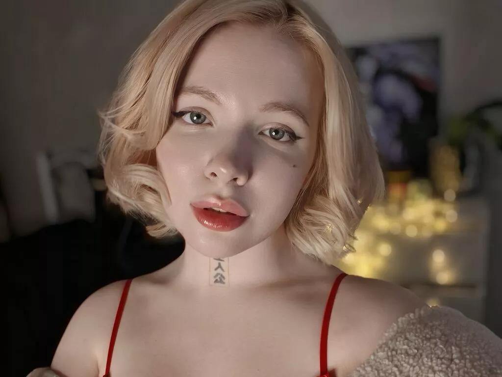 ElzaScarlett from LiveJasmin is Freechat