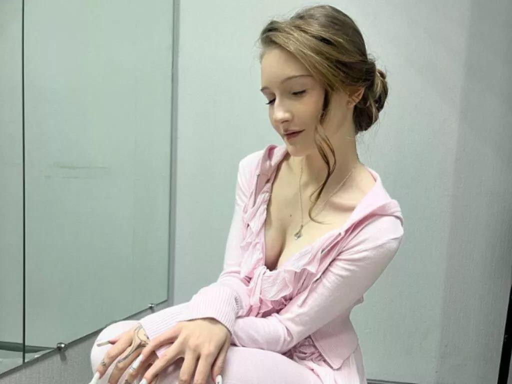 EmilyHuber from LiveJasmin is Freechat