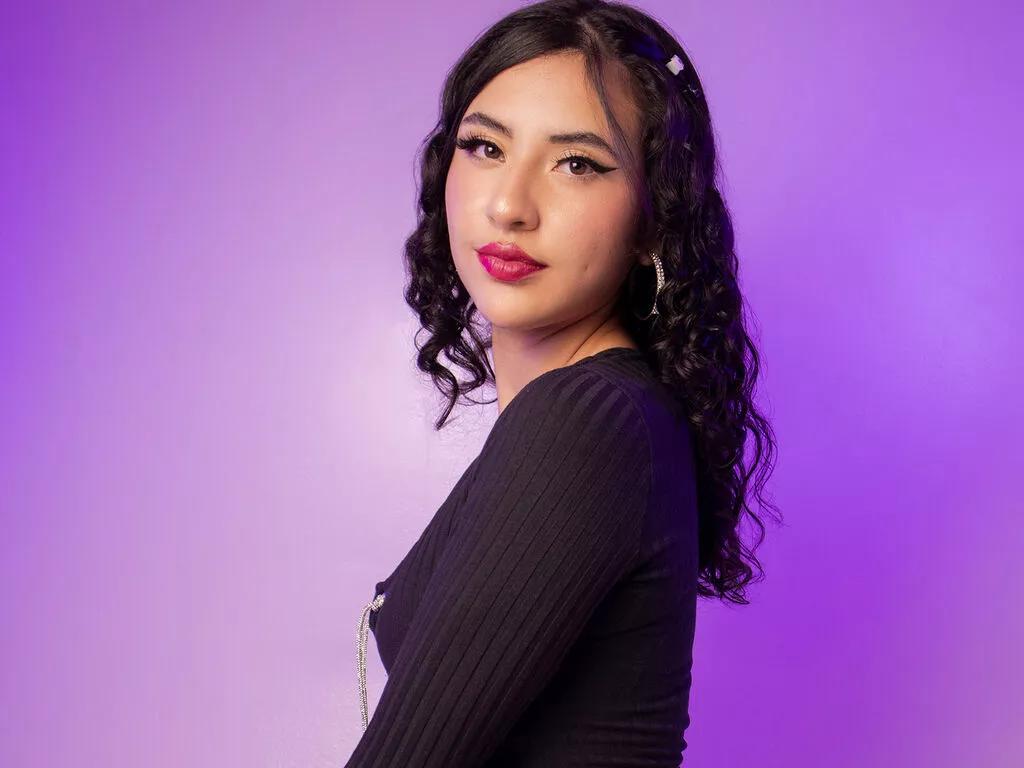 EmilySnowe from LiveJasmin is Freechat