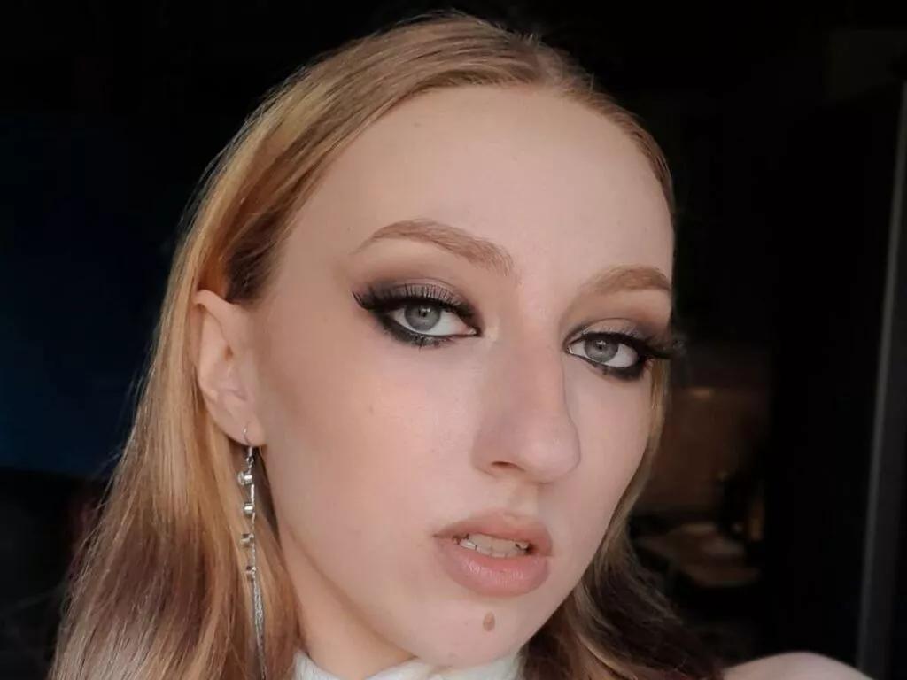 HenriettaFare from LiveJasmin is Freechat