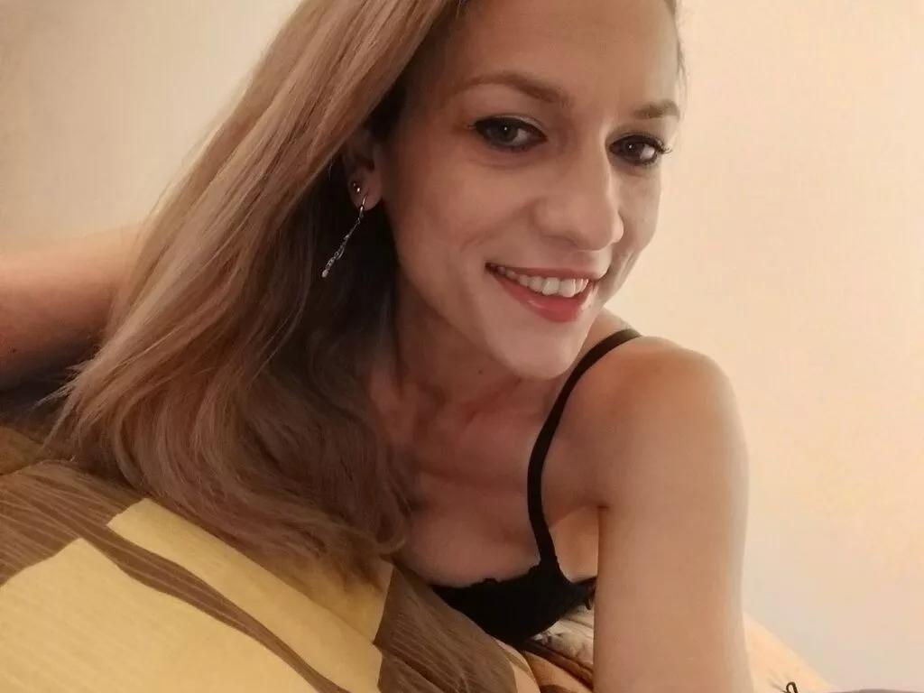IsaaBella from LiveJasmin is Freechat