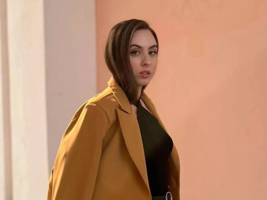 KiaraFlowers from LiveJasmin is Freechat