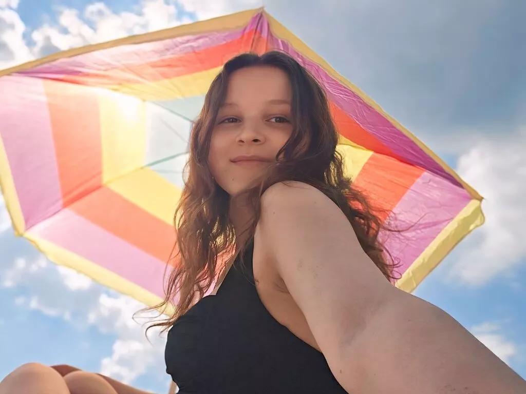 LauraJulian from LiveJasmin is Freechat