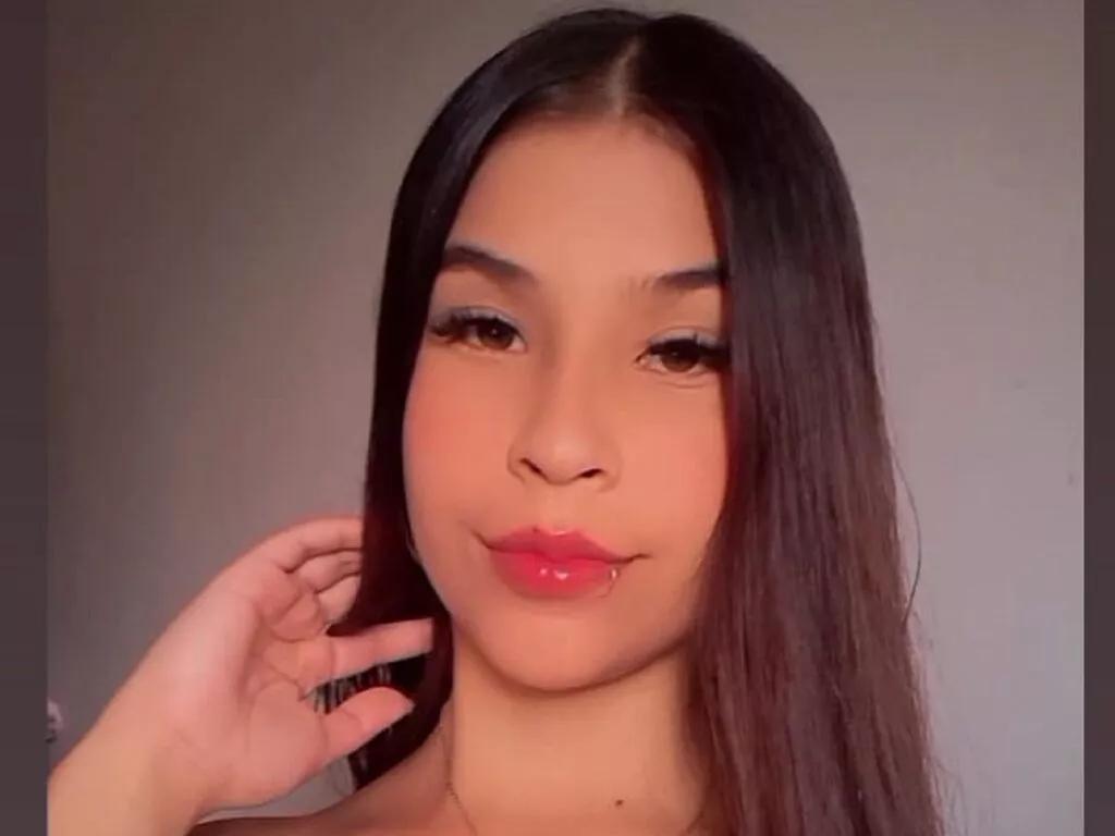 LindaLeone from LiveJasmin is Freechat