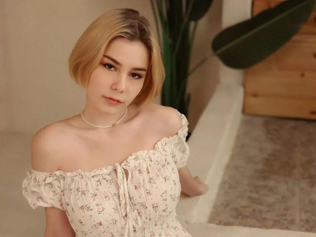 LoraBoorman from LiveJasmin is Freechat