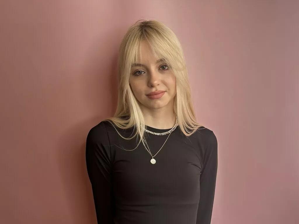 LorettaCovil from LiveJasmin is Freechat