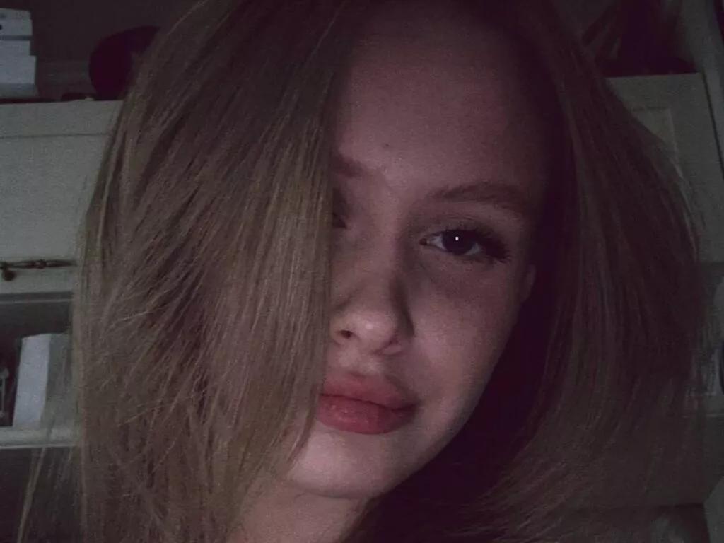 MaryJohnsson from LiveJasmin is Freechat