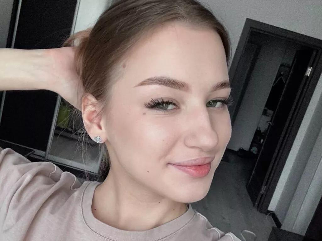 MonaVilonny from LiveJasmin is Freechat