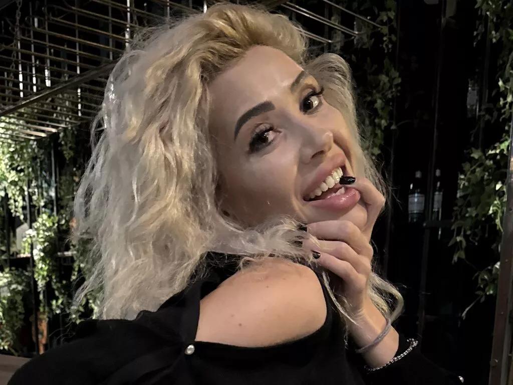 RiannaReini from LiveJasmin is Freechat