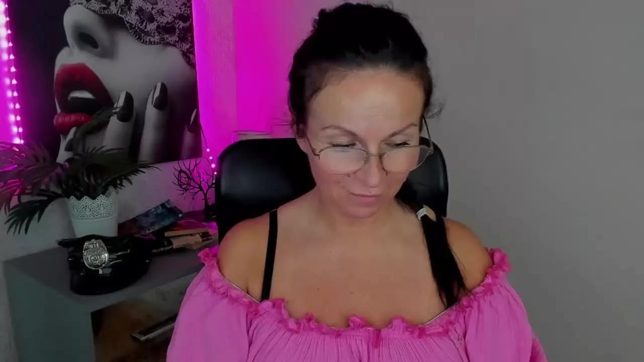 HelenTasty from Streamray