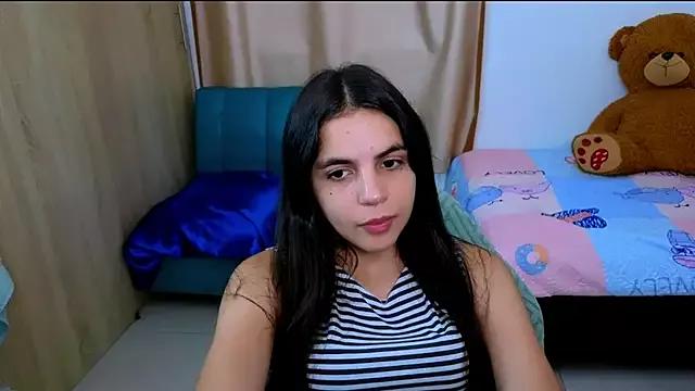 _elenna from StripChat is Freechat