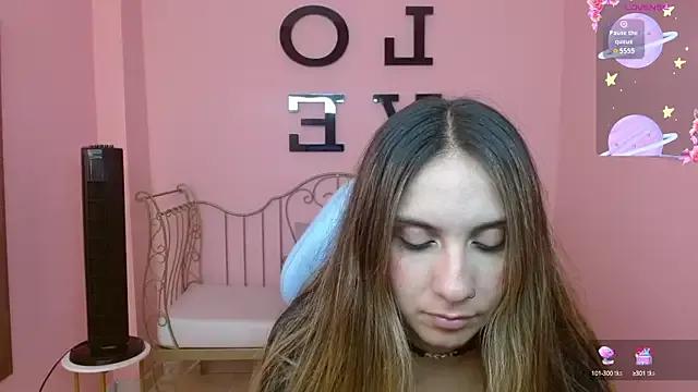 _Sarah_Honey_ from StripChat is Freechat