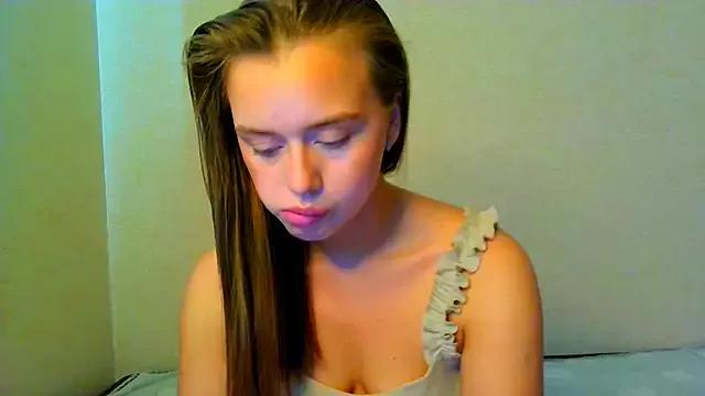 _tulipI8_Jess_beautiful from StripChat is Freechat
