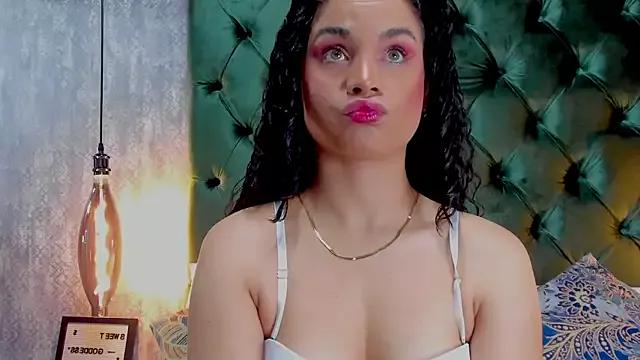 AgathaMendoza from StripChat