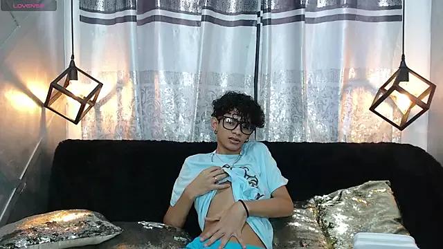 alexes_risos from StripChat is Freechat