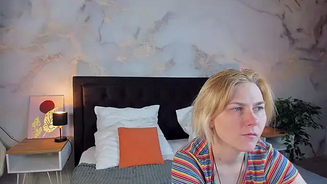 AliceMaurik from StripChat is Freechat