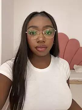 alissradiante1 from StripChat is Freechat