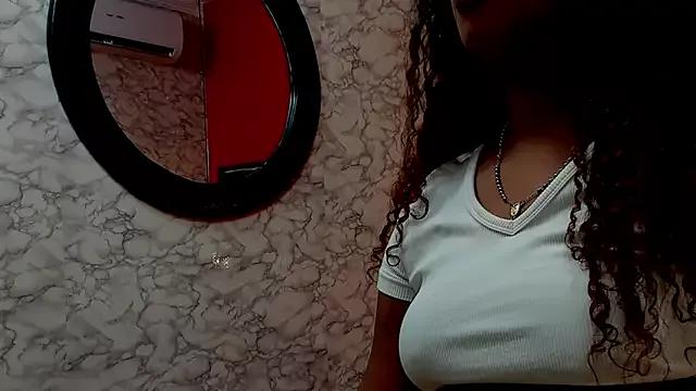 ALYANNA_HOT_ from StripChat is Freechat